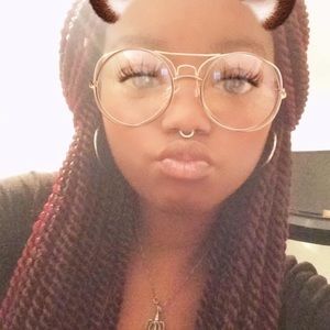 Meet your Posher, Deangela